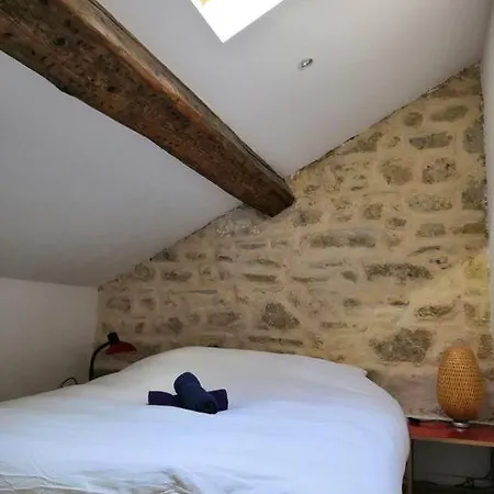 Spacious 3 Bedroom Center Trainstation מונפלייה