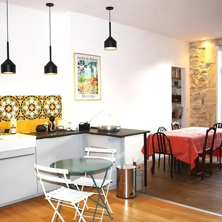 Spacious 3 Bedroom Center Trainstation
