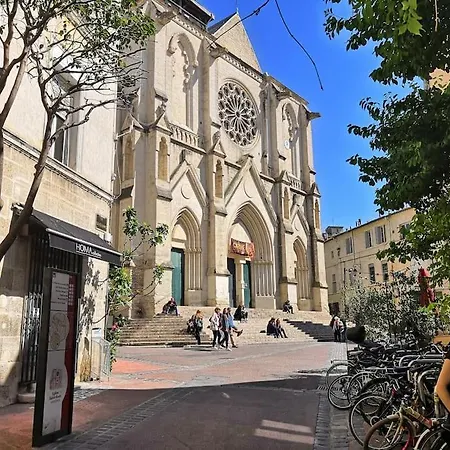 Spacious 3 Bedroom Center Trainstation דירה מונפלייה